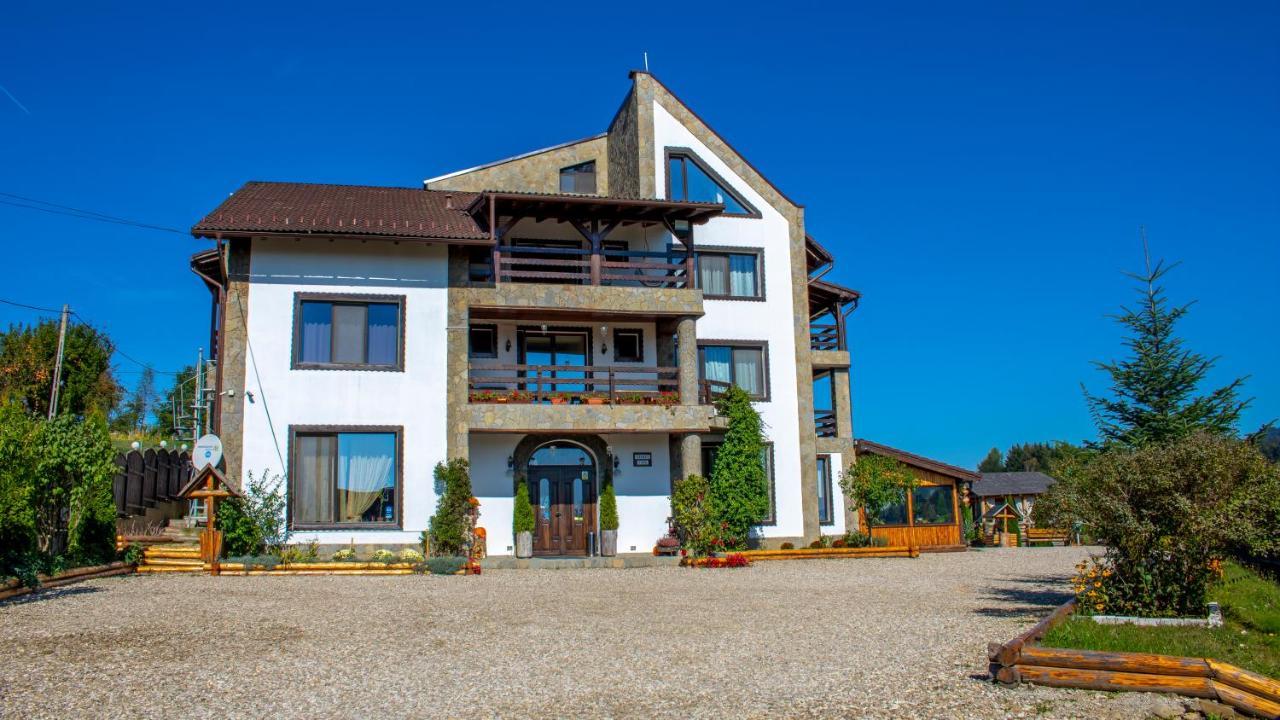Casa Bradet Guest House Intorsura Buzaului Ngoại thất bức ảnh