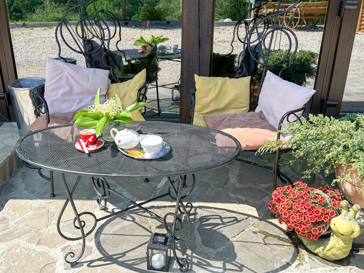 Casa Bradet Guest House Intorsura Buzaului Ngoại thất bức ảnh