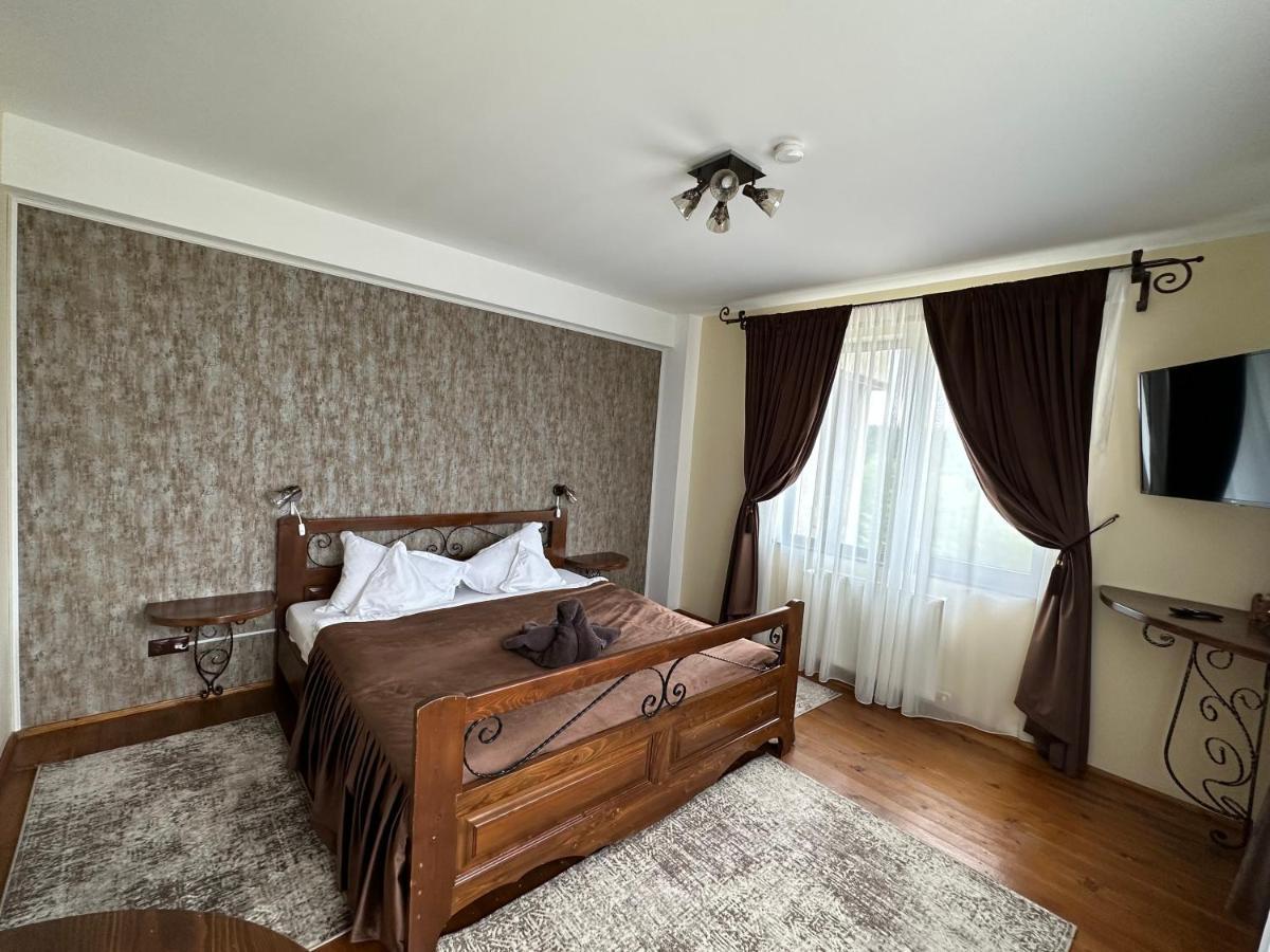 Casa Bradet Guest House Intorsura Buzaului Ngoại thất bức ảnh
