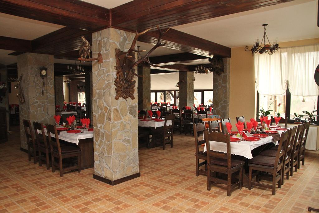 Casa Bradet Guest House Intorsura Buzaului Ngoại thất bức ảnh